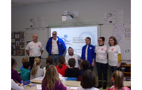 Notre action semaine paralympique « pratiquer un sport » avec l’Education Nationale 
